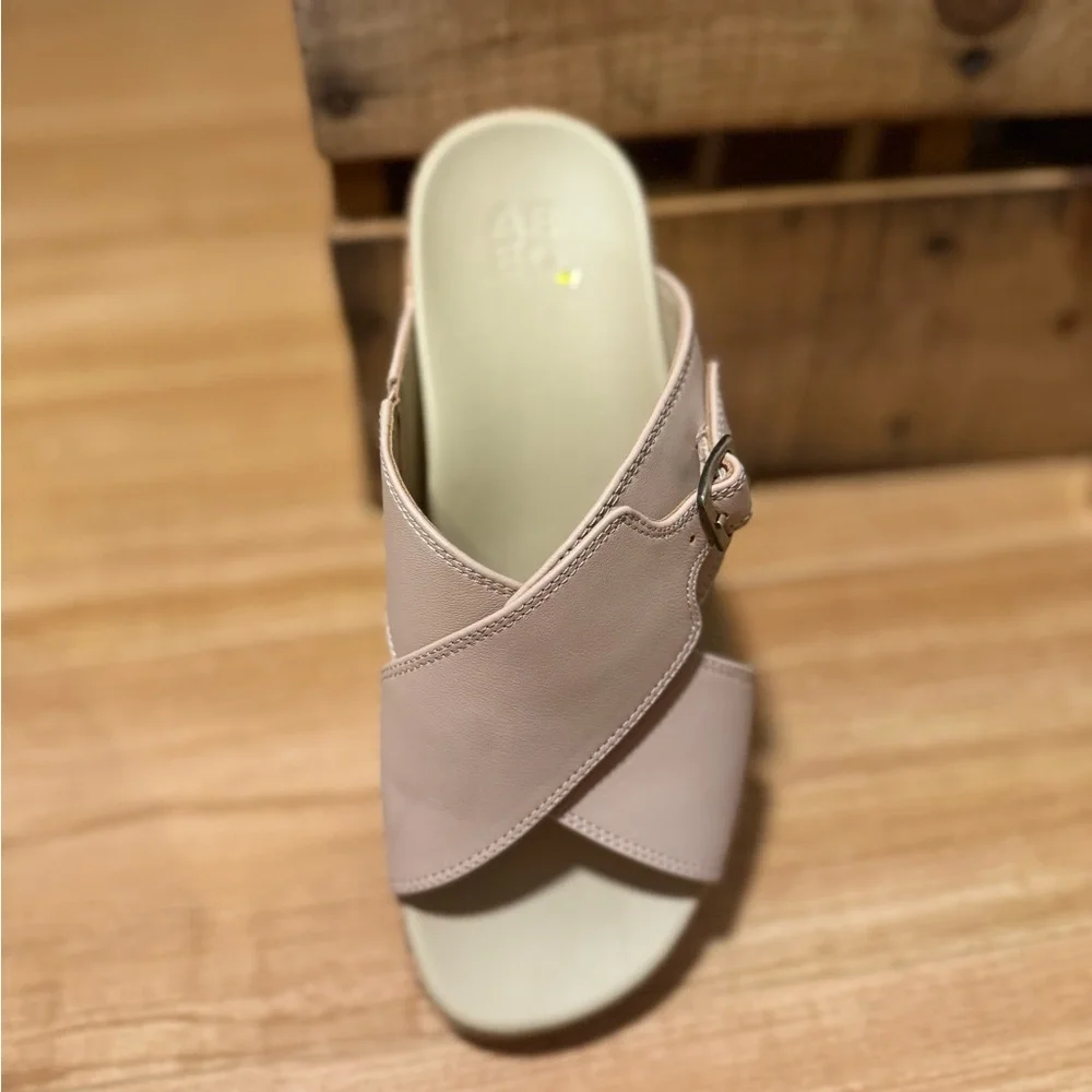 Women’s ABEO Solstice Cross Slide Cuban Sand size 7